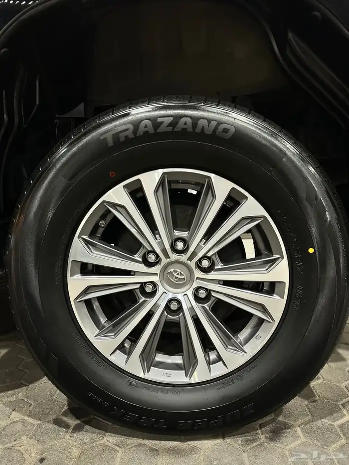 هايلوكس 2021 ديزل 2800cc اللون المميز 8