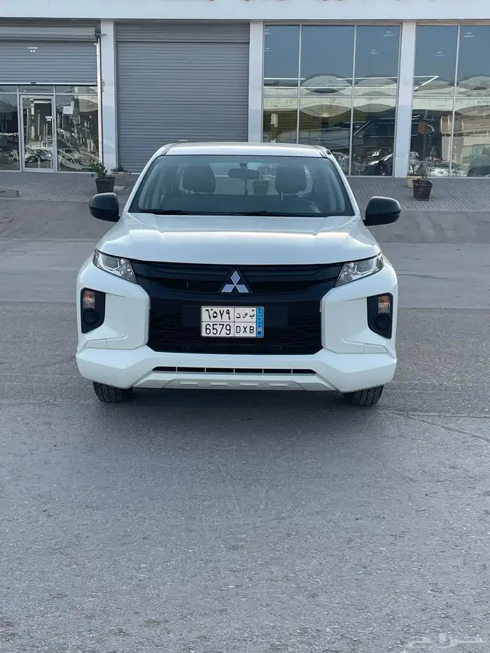 مستبيشي L200 2022 0