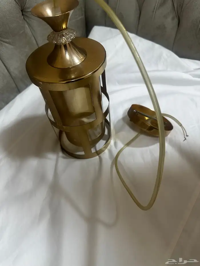 سماعتين كبار و 4 نجف صغار 1