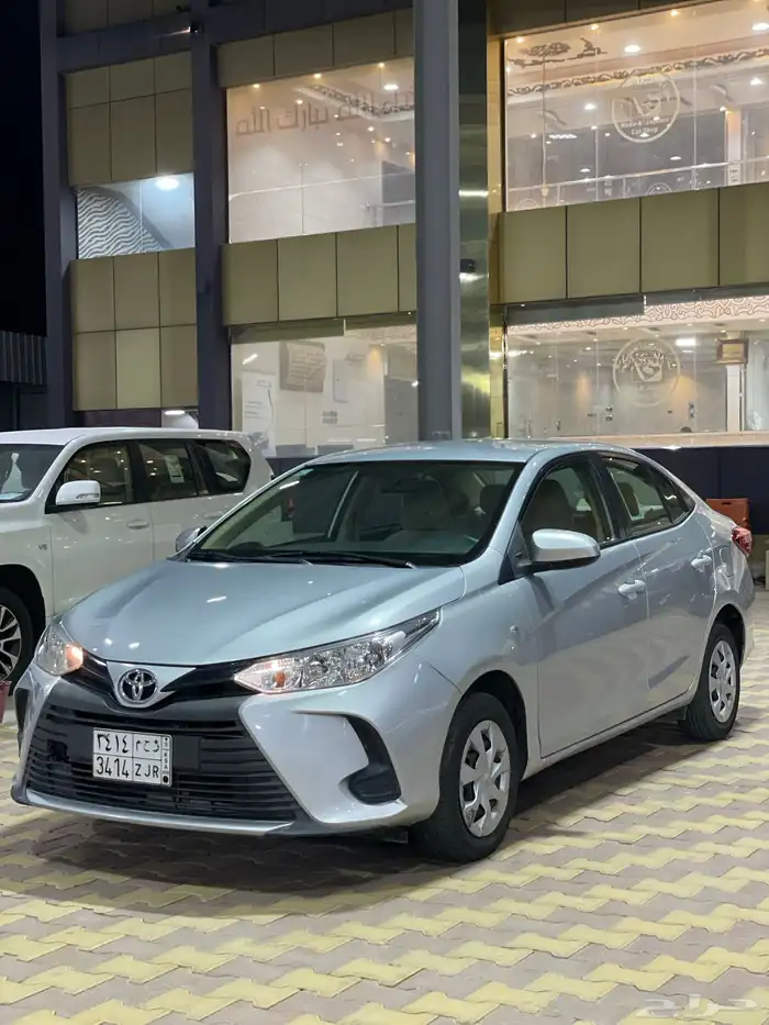 تويوتا يارس استاندر شاشه 2022 1