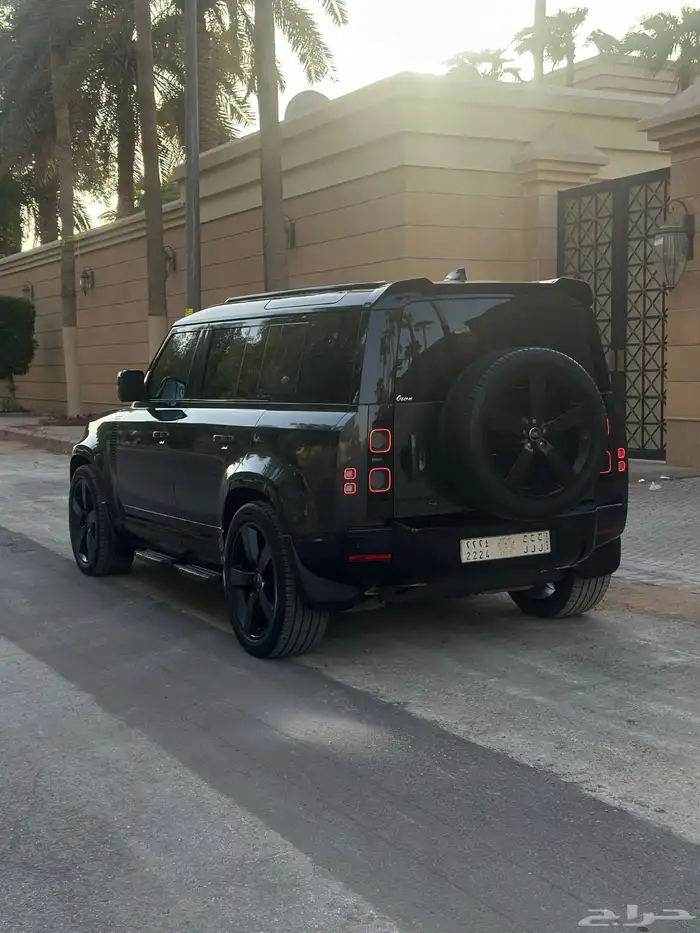 ديفندر HSE 2023 V6 13