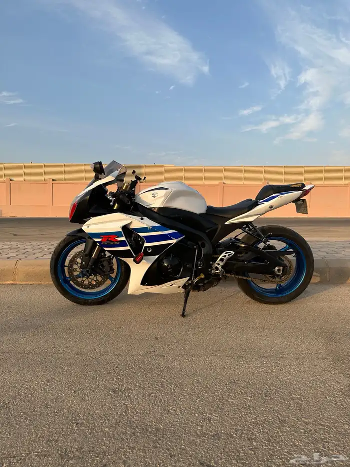 ريس سزوكي 1000 2013 0