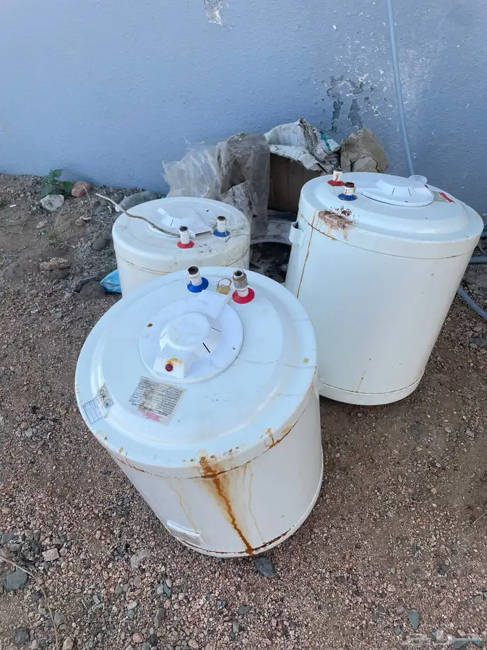 ثلاث سخانات ماء خربانه للبيع . 0
