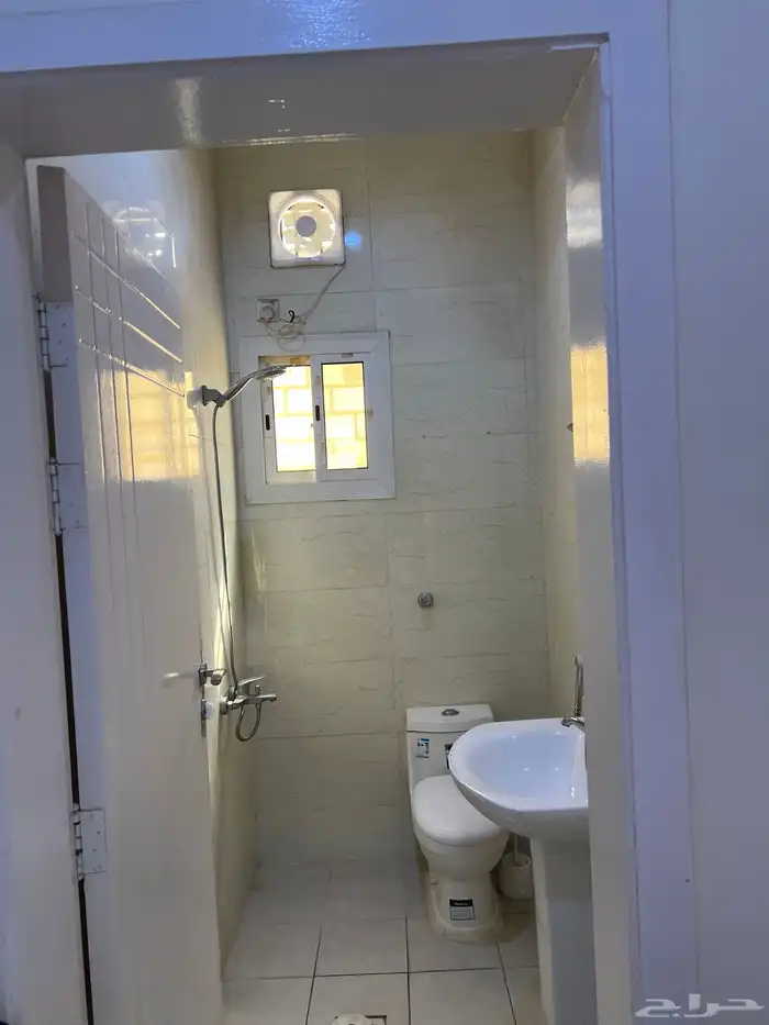 غرفة مفروشة للايجار الشهري بشرق المدينة 3