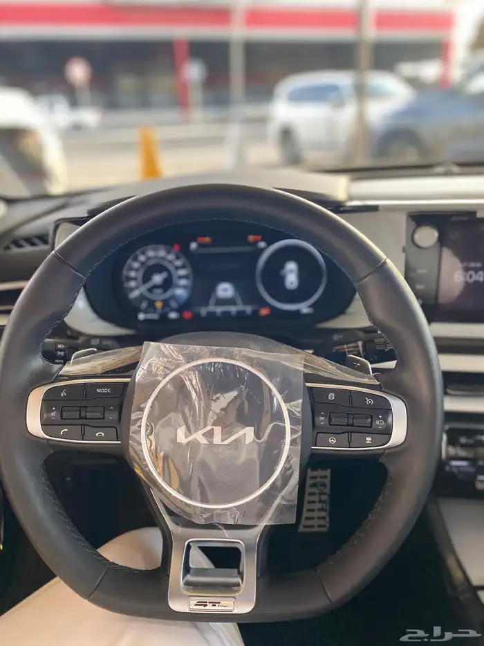 كيا K5 2023 فل كامل لد خلفي متصل وسقف بانوراما 11