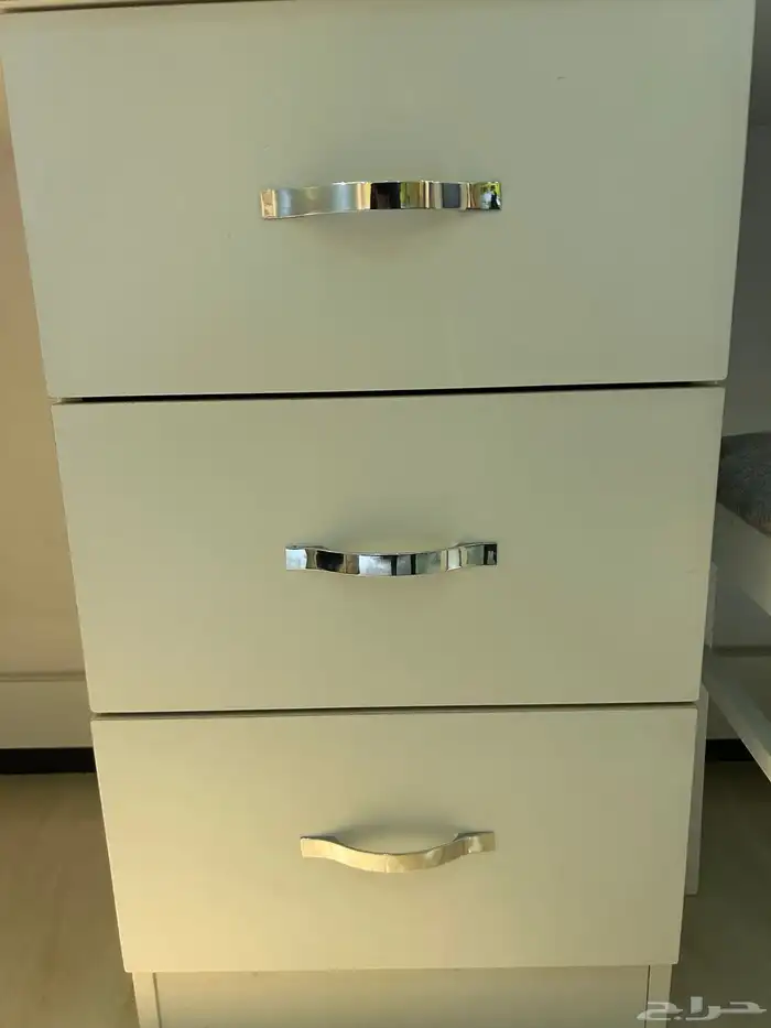 طاولة مكتب 5