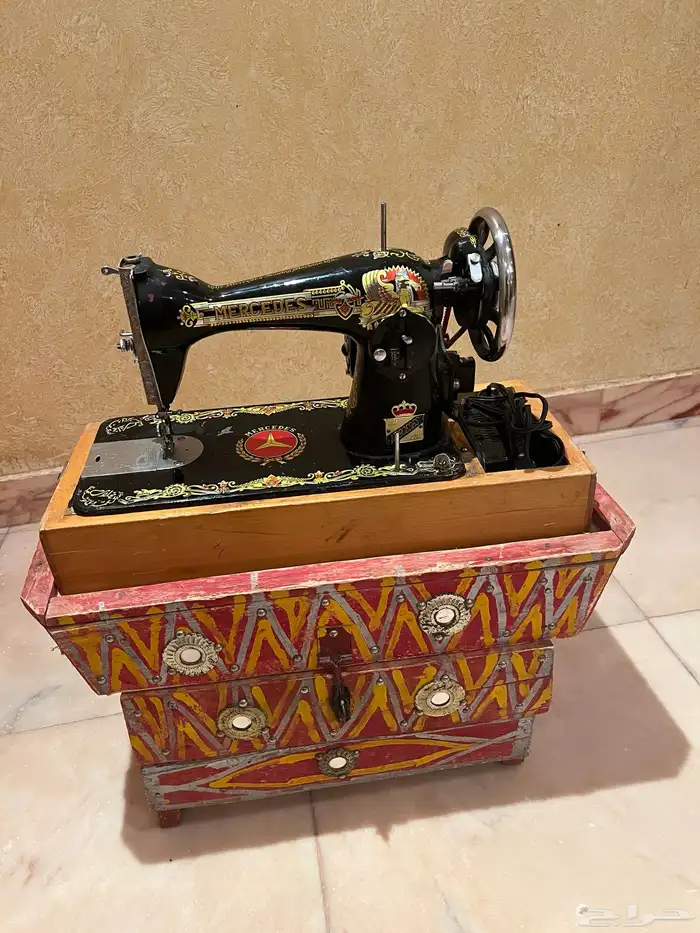 مكينة خياطة أثرية شعار مرسيدس الألمانية 0