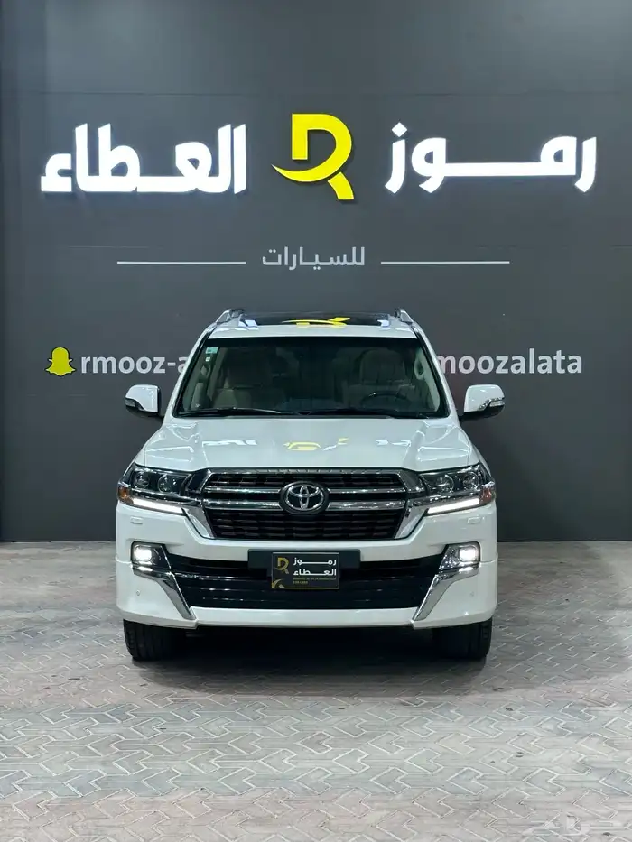 لاندكروزر GXR جراند تورنق - عداد 40 الف - 2021 - 8 سلندر 3