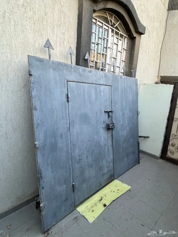 باب حوش للبييع 0