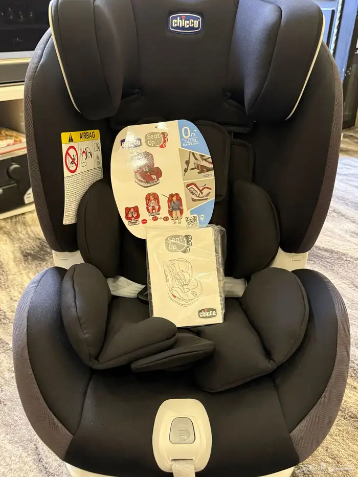 كرسي أطفال ماركة شيكو جديد 1