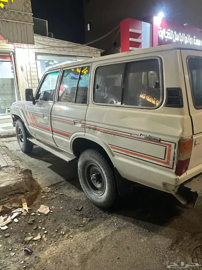 صالون 86 شغال مافيه حاجه وعضلاته جيده للبيع 0