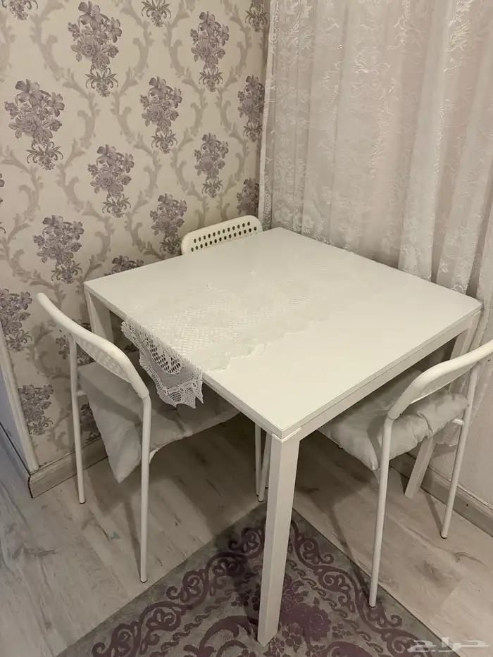 طاولة طعام 1