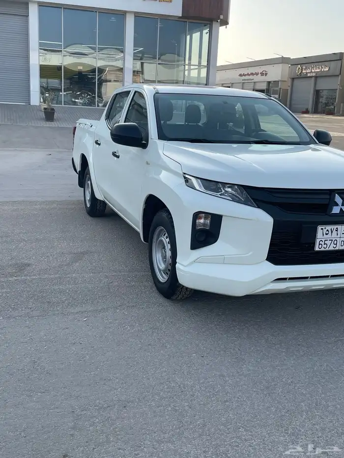 مستبيشي L200 2022 2