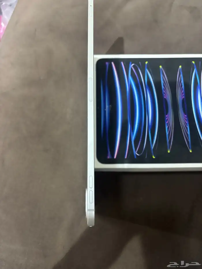 ايباد m2جديد م اخذ ثلا شهور والله وضمانه باقي 2