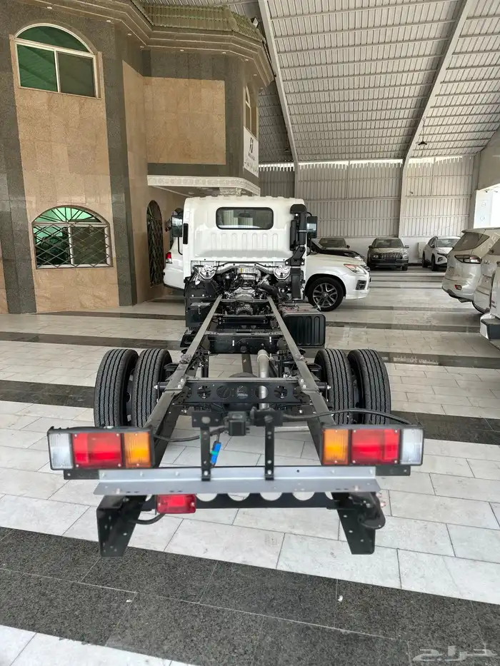 دينا ايسوزو 6 طنNQR75M شاسيه طويل 6.10م -2025 3