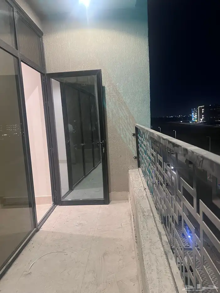 شقة جديدة للإيجار   حي الشعلة 20