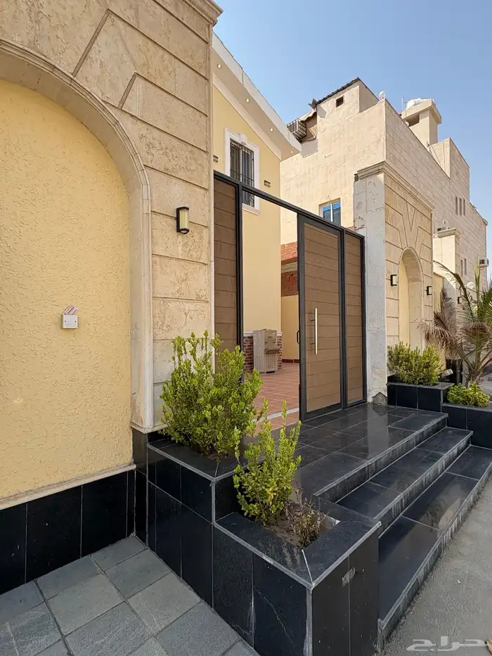 فيلا بحي الرحمانية 1 800 000 الف ريال 1