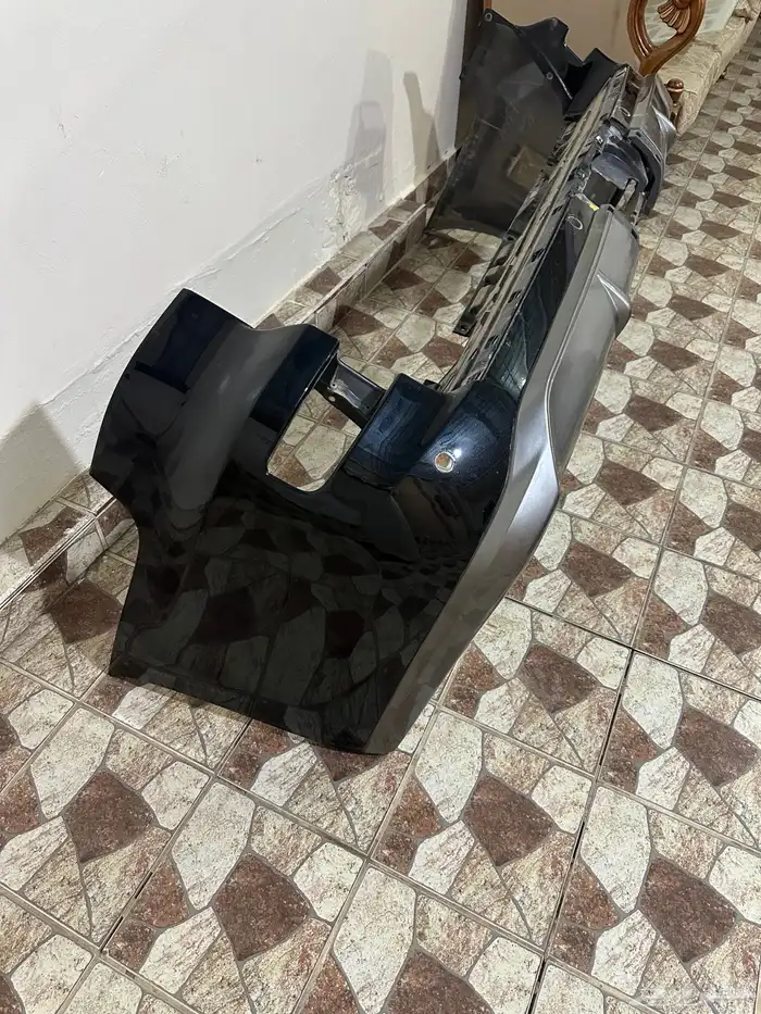للبيع صدام خلفي جيب لكزس 2
