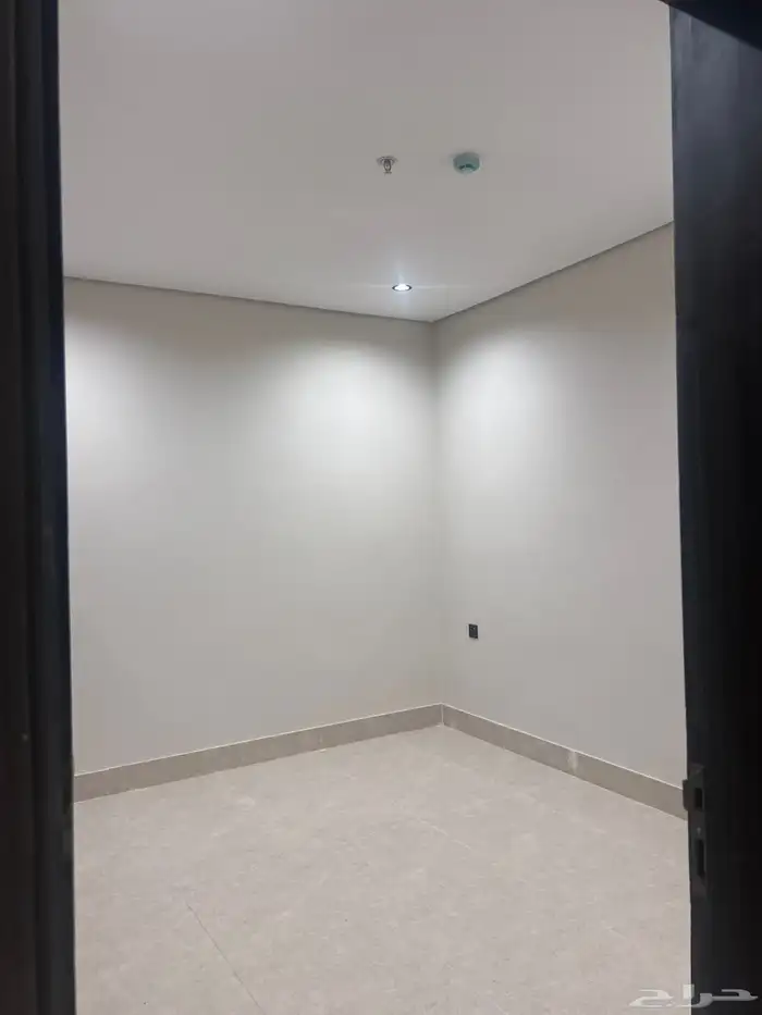 شقة جديدة للإيجار   حي الشعلة 17