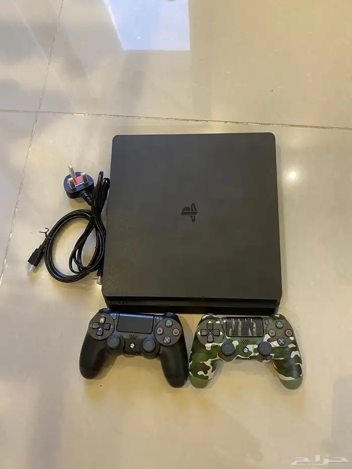 سوني 4 مهكر محمل فيه فوق 100 لعبه ومع يدين 0