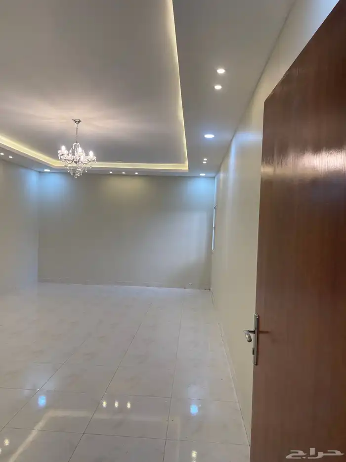 شقة ارضية مستقلة واسعة بمساحة دور قريبة من كوبري المطار 15