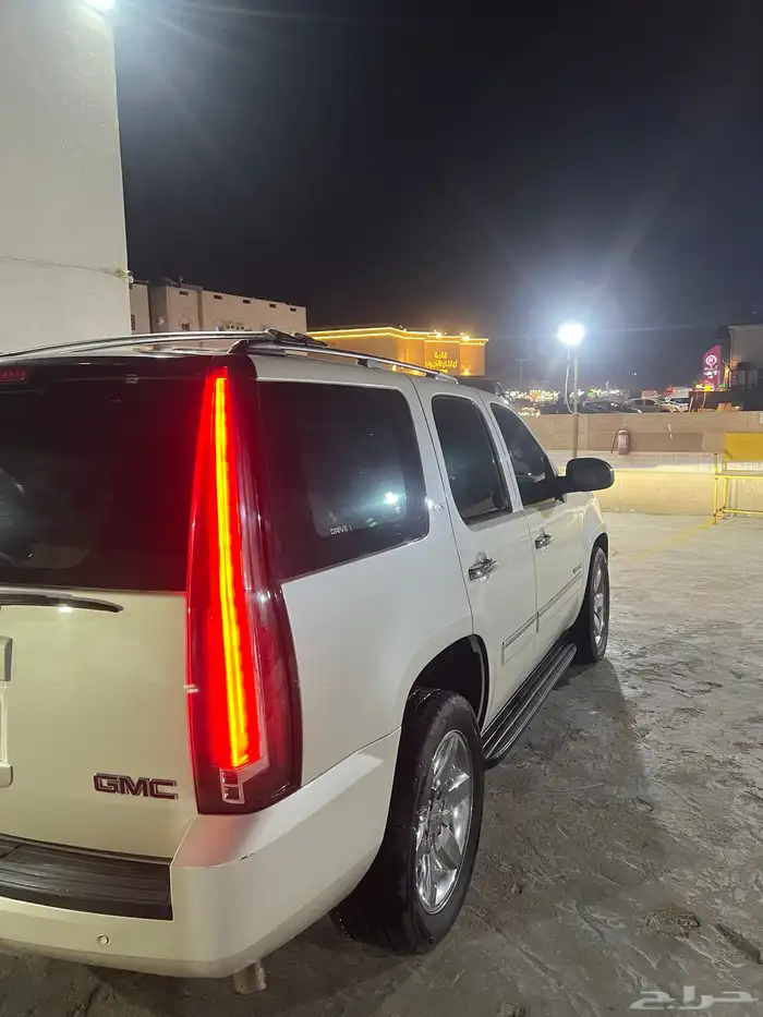 يوكن 2011 GMC قصير SLT فل كامل بدون دبل سعودي 4