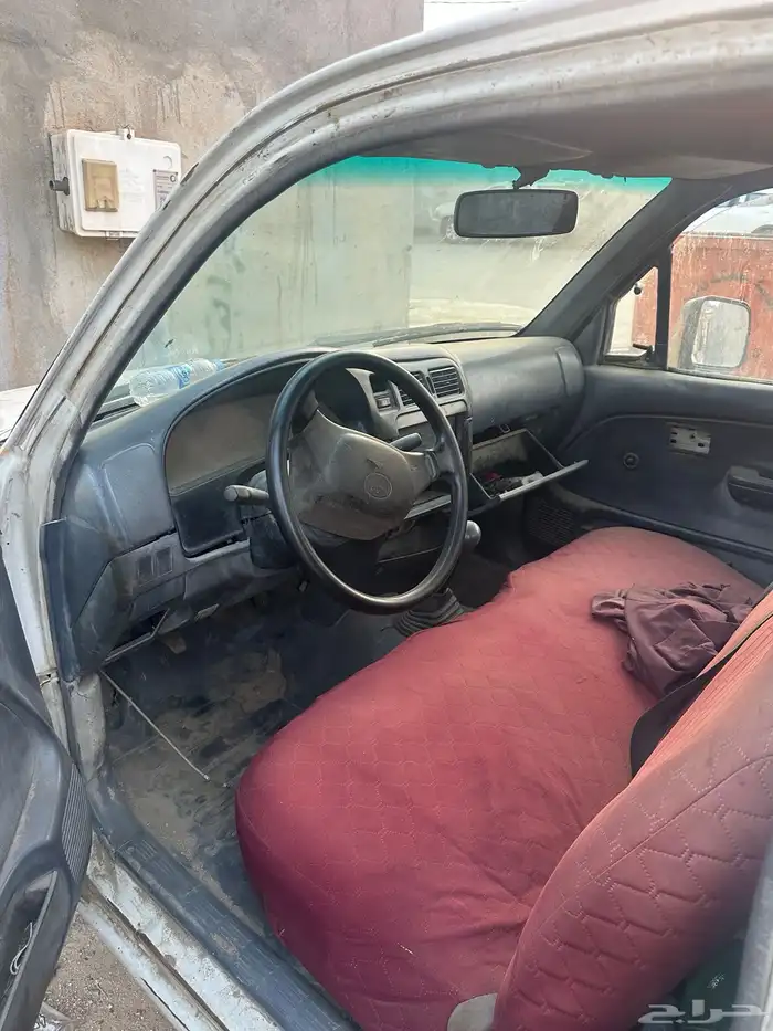 هايلوكس موديل 93 يمكن هذا الموديل الله أعلم أنا فقد أعلن و 5