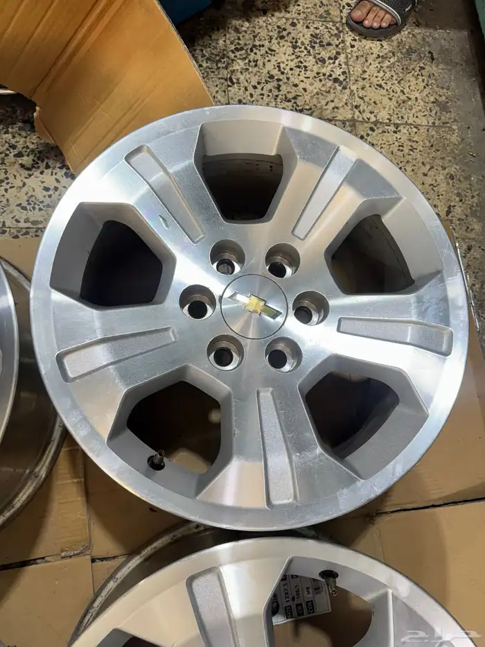 جنوط سلفرادو Z71 مقاس 18 اصلي وكالة موديل 2018 2