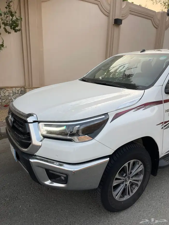 هايلوكس 2024 ديزل 2800 cc شبه الجديد 7