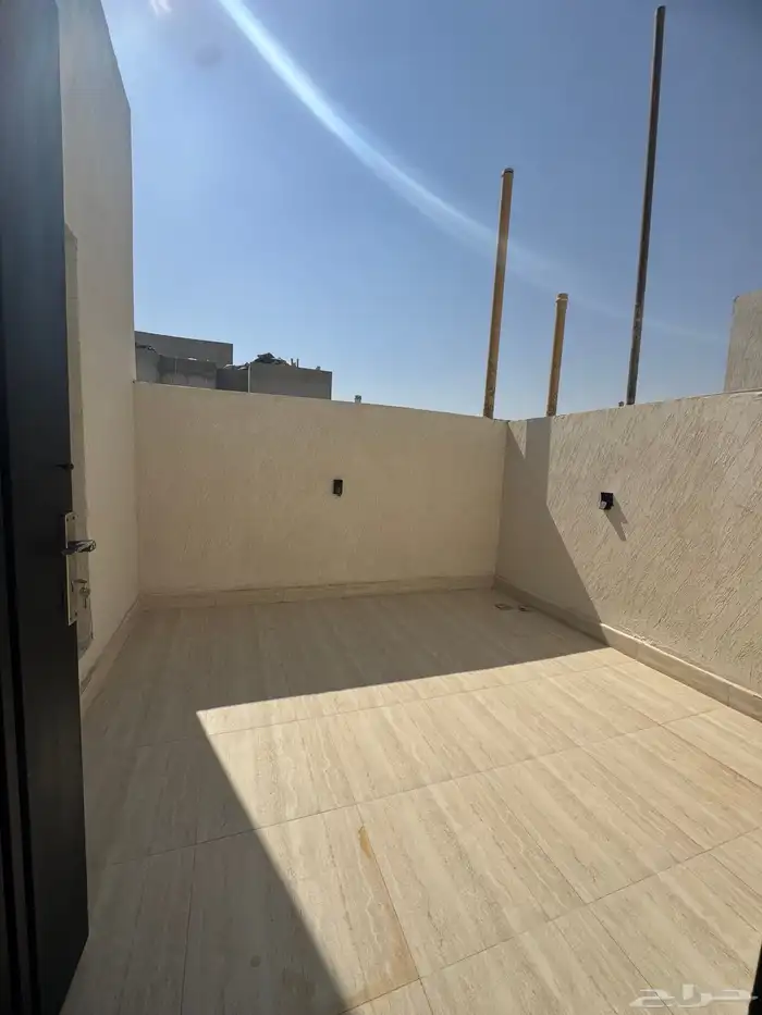 ملحق علوي للبيع في حي الجنادرية 600 الف 11