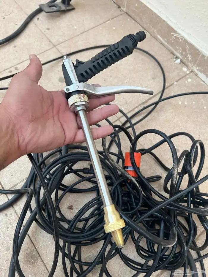 الحديدة الفاصلة بين الصف الثالث والثاني باترول 2002 4