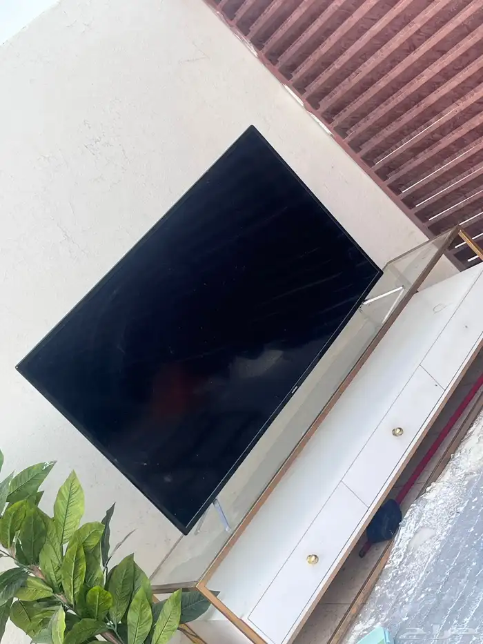 طاوله شاشة 1