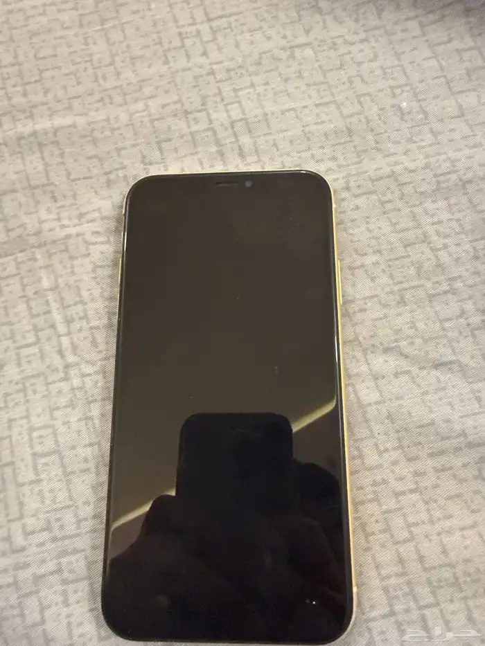 ايفون اكس ار اصفر 0