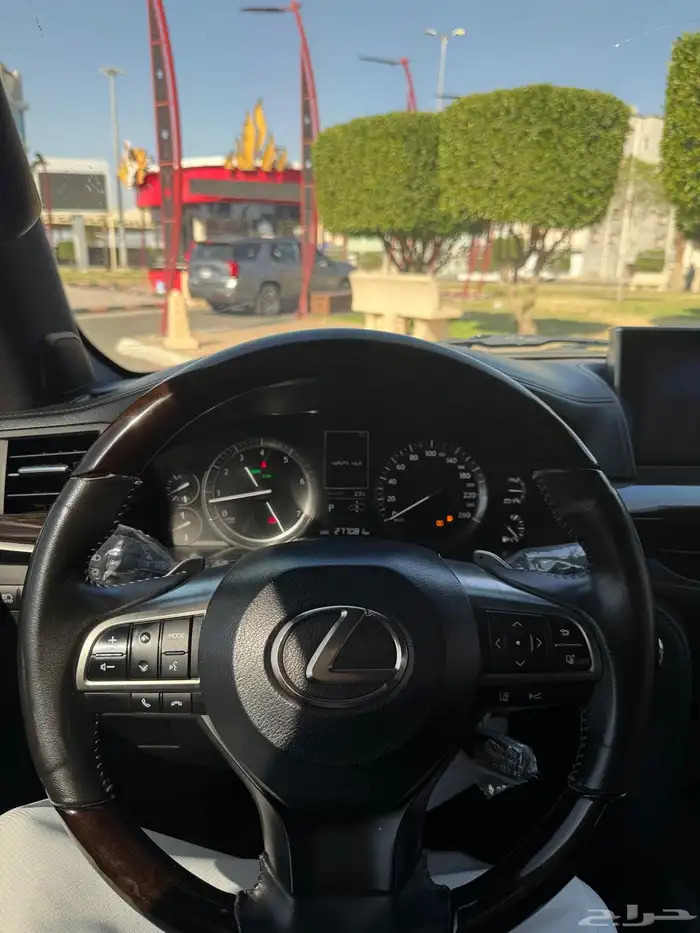 لكزس 2017 570Lx فل 4
