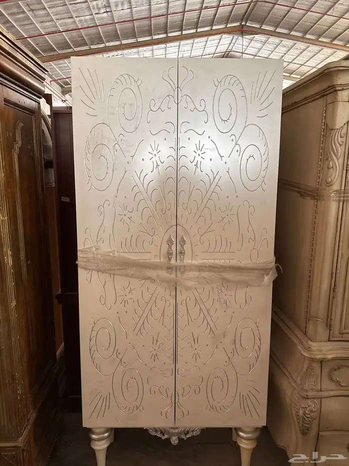 اطقم كنب بحالة جديدة تخزين مستودع 18