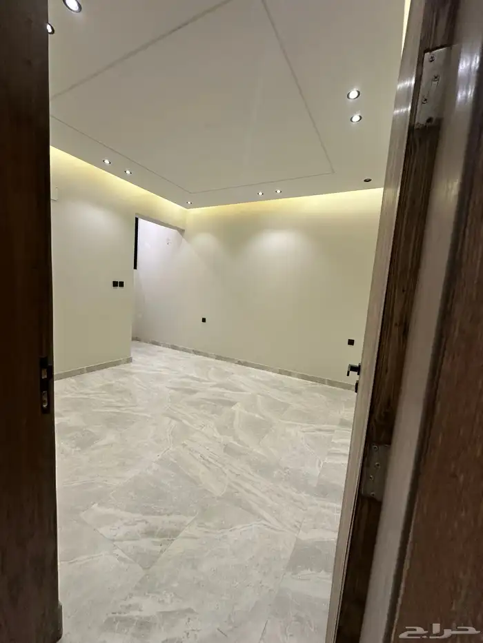 بمدينة أبها البديع شقه علوي درج داخلي على السطح بسعر 580ألف 14