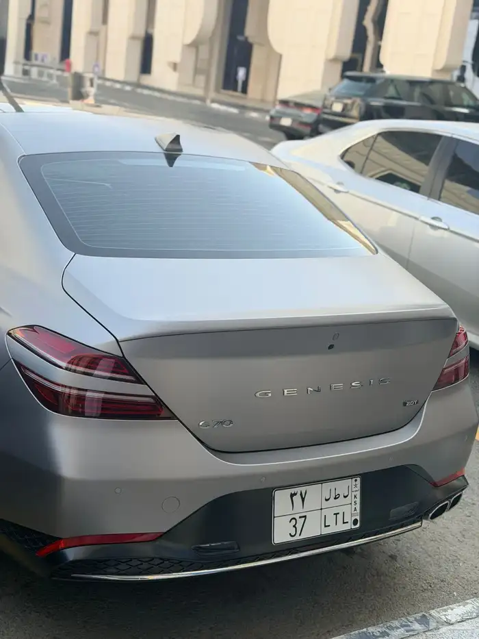 جنسس g70 موديل 2023 (مخزنة) عداد 11 الف 2