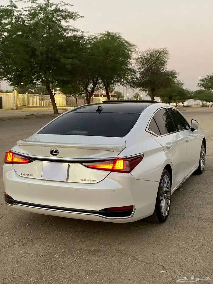 ES 250 لكزس 9
