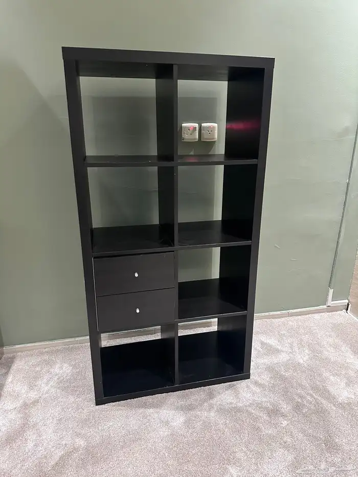 دولاب مكتبة تحف عطور من ايكيا 0