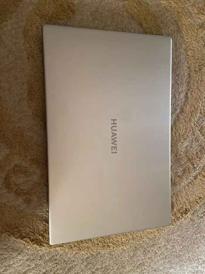 لابتوب HUAWEI لي البيع على السوم 0