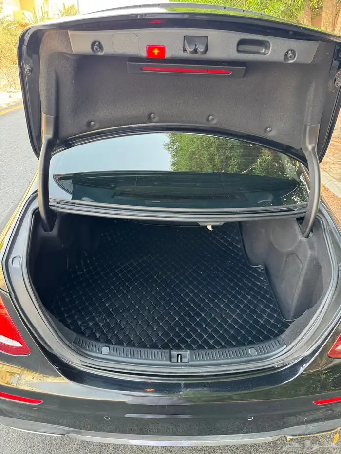 للبيع مرسيدس E200 موديل 2018 جفالي 9