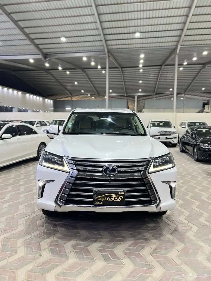 جيب لكزس 2016 سعودي فل كامل ماشي 21 الف قمة فالنظافة 0