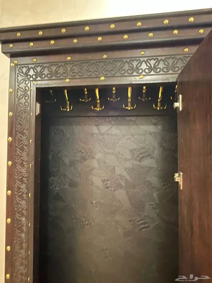 دولاب عبايات 2