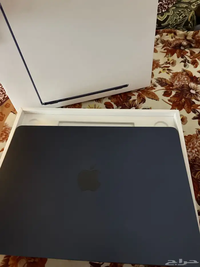 ماك بوك اير ام 2 4