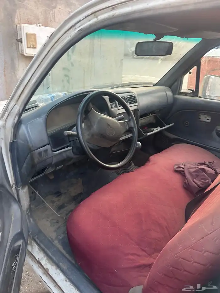 هايلوكس موديل 93 يمكن هذا الموديل الله أعلم أنا فقد أعلن و 3