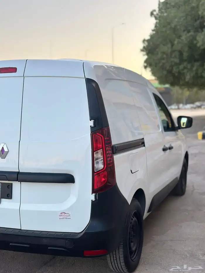 رينو إكسبرس 4