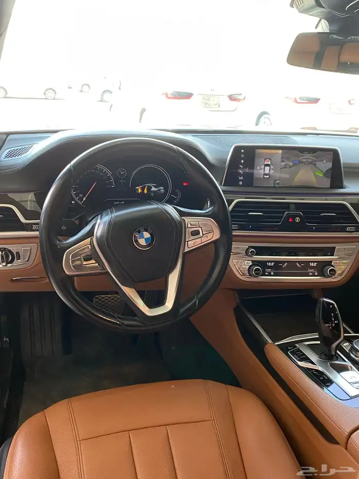 BMW 730i 2018 مخزن 7