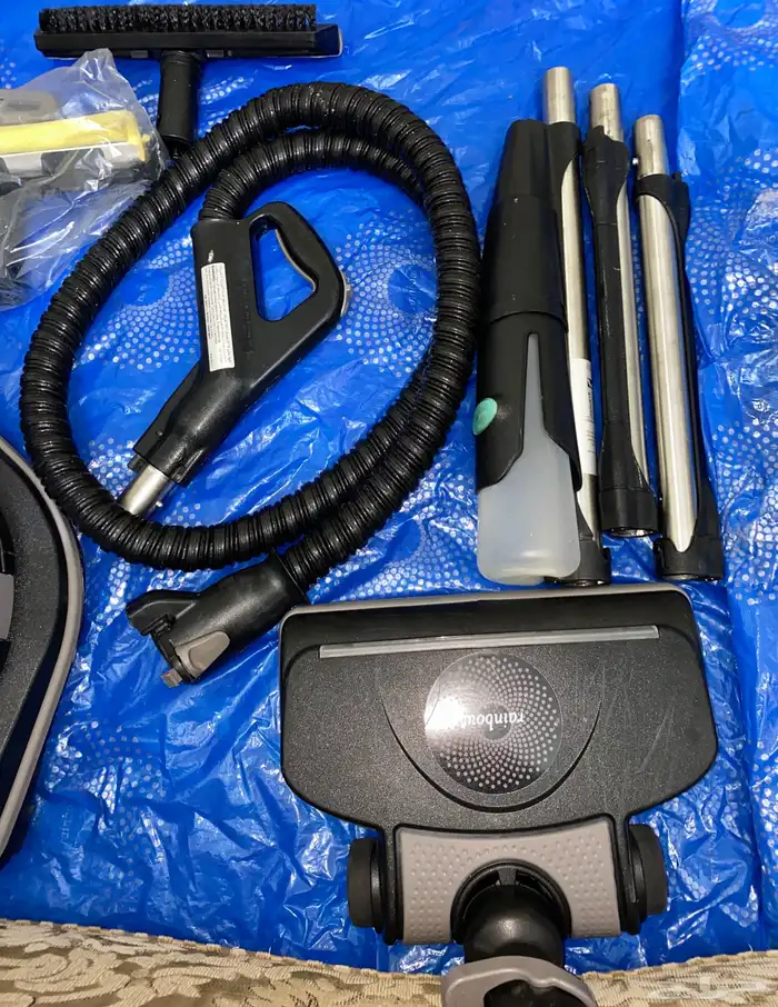 مكنسه رينبو نظيفه معها كامل اغراضها 18