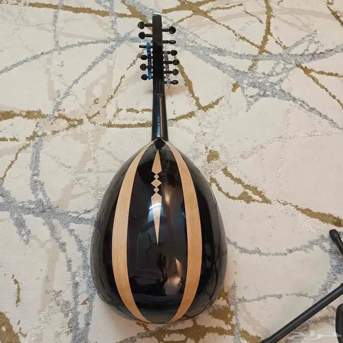 للبيع عود وكمنجة ودربكه 1