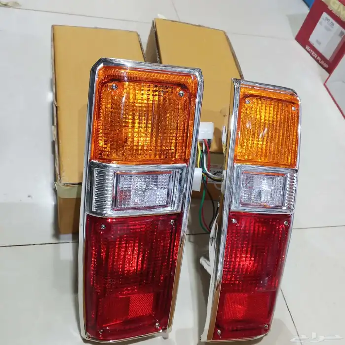 طقم اسطب خلفي هايلكس مديل 79م 83 م السعر150ريال تايلندي 1